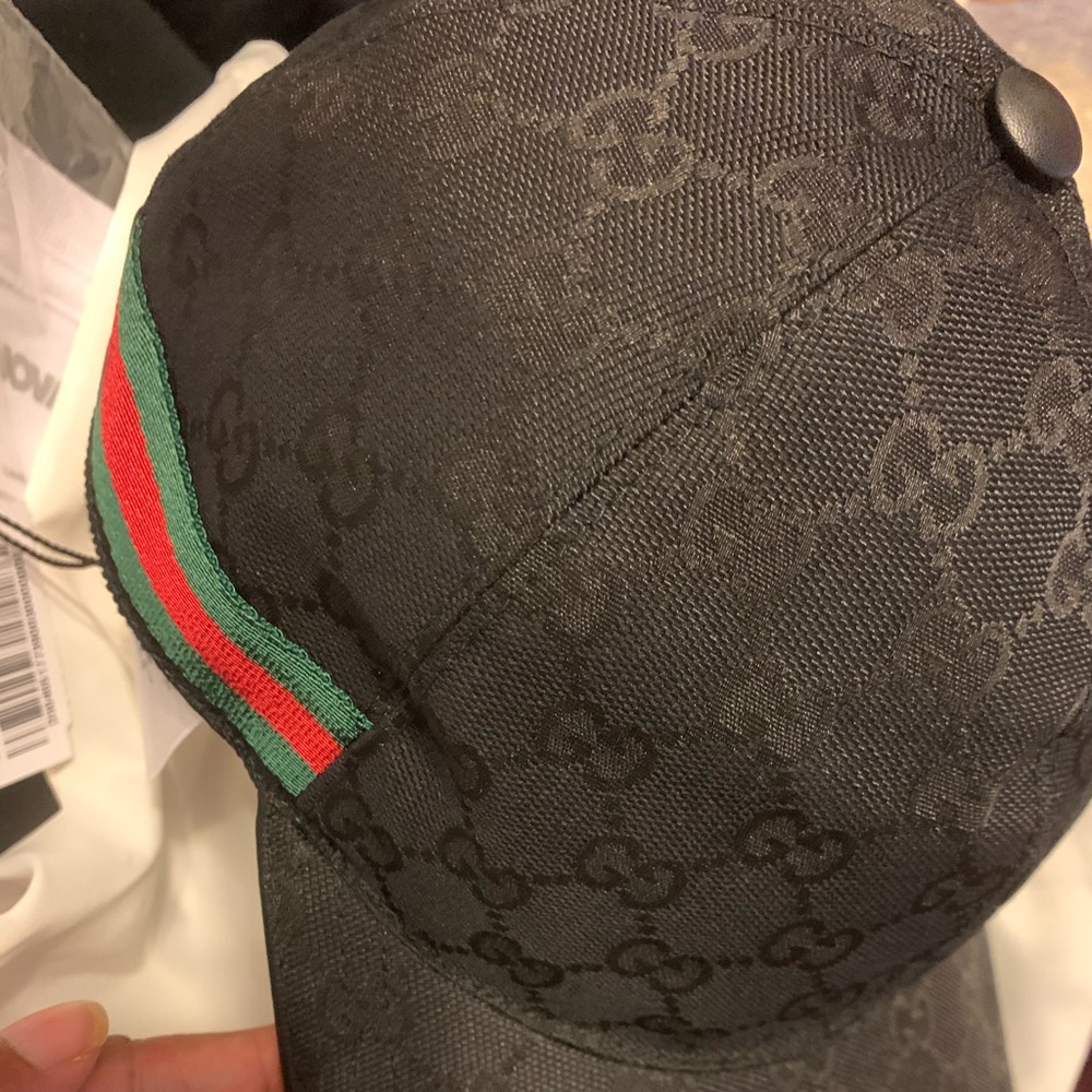 Brand new Gucci blk cap (Medium)